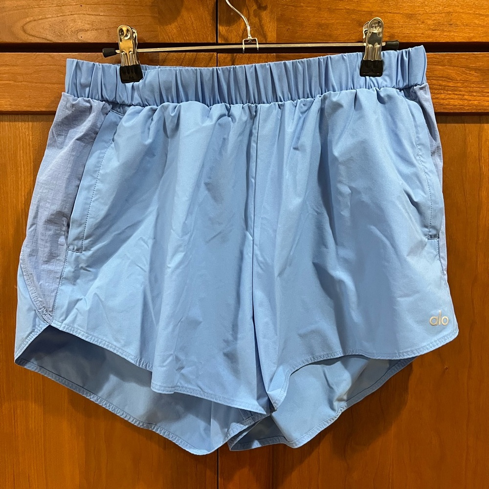 Alo Playmaker Dolphin Short